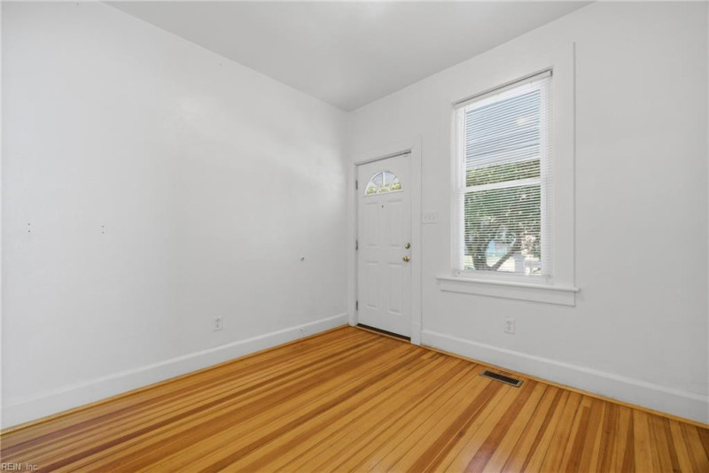 Photo 8 of 37 residential for sale in Norfolk virginia