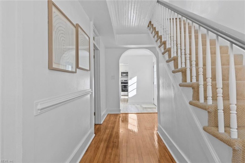 Photo 3 of 27 residential for sale in Chesapeake virginia
