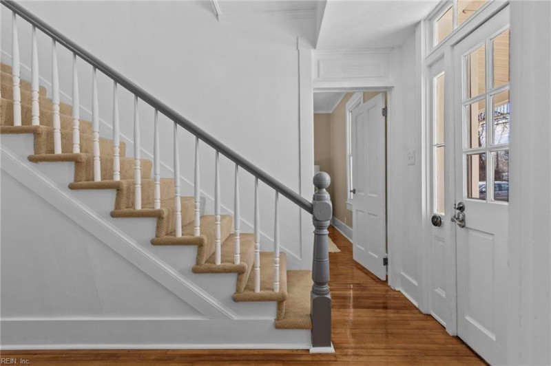 Photo 4 of 27 residential for sale in Chesapeake virginia