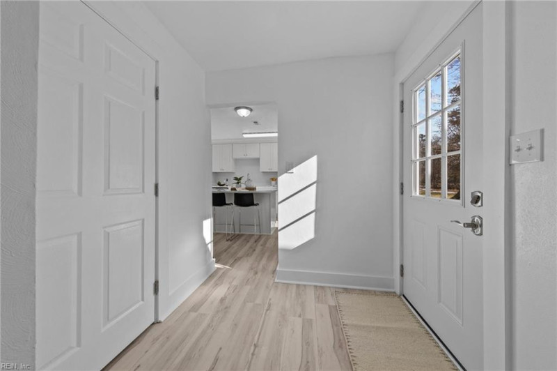 Photo 8 of 27 residential for sale in Chesapeake virginia