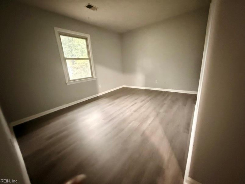 Photo 11 of 13 residential for sale in Norfolk virginia