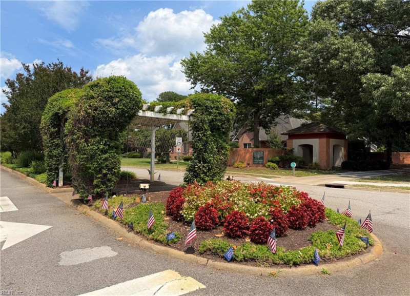Photo 3 of 49 residential for sale in Chesapeake virginia