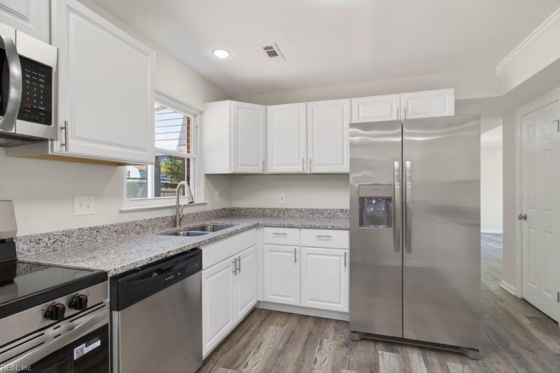 Photo 4 of 35 residential for sale in Newport News virginia