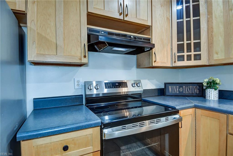 Photo 13 of 45 residential for sale in Virginia Beach virginia