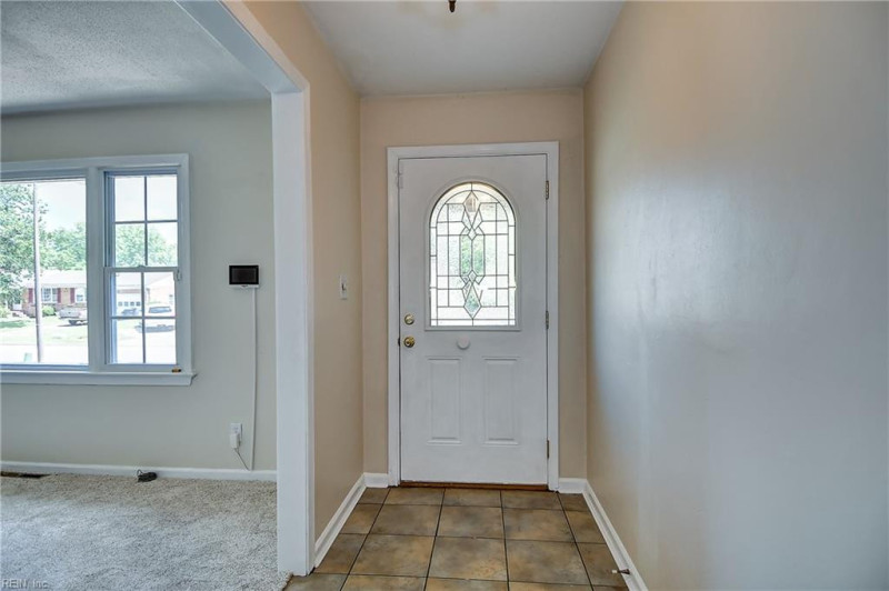 Photo 14 of 45 residential for sale in Virginia Beach virginia