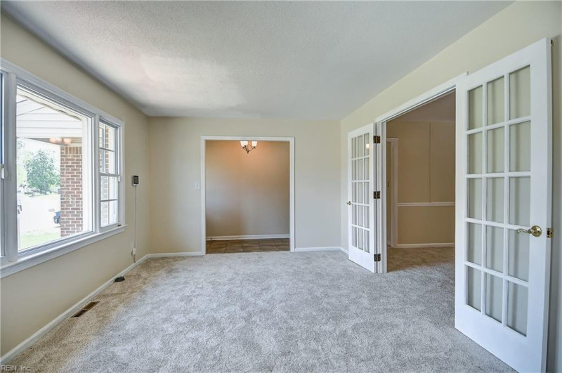 Photo 16 of 45 residential for sale in Virginia Beach virginia