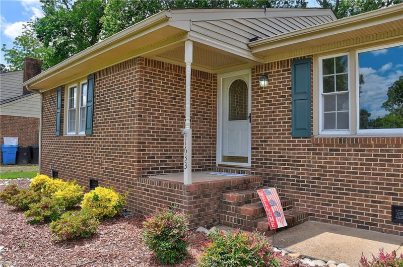Photo 3 of 45 residential for sale in Virginia Beach virginia