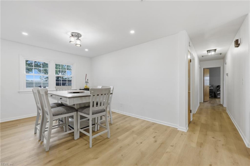 Photo 11 of 24 residential for sale in Virginia Beach virginia