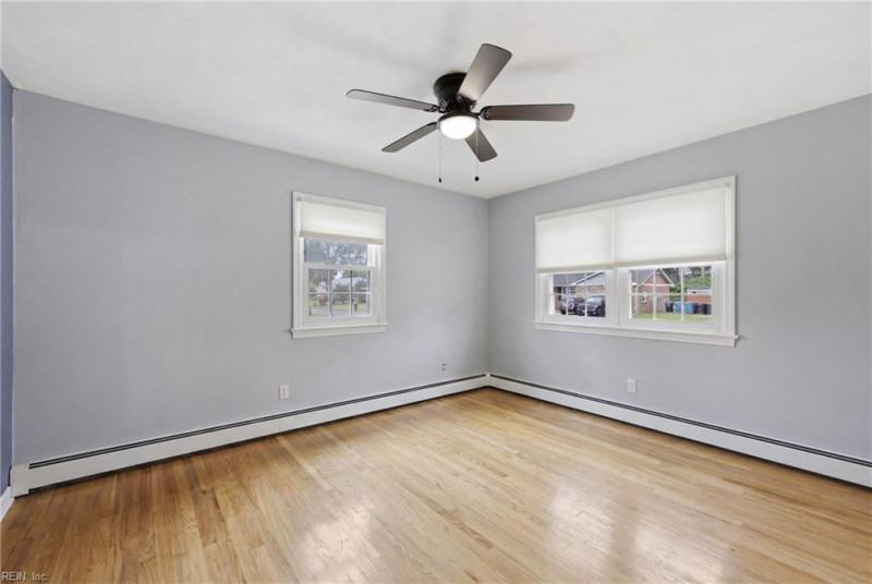 Photo 12 of 24 residential for sale in Virginia Beach virginia