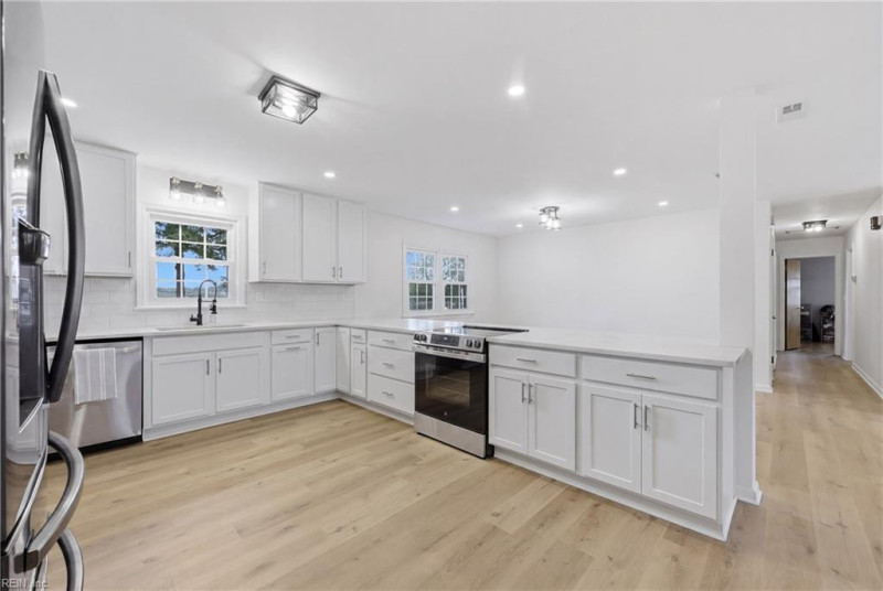Photo 6 of 24 residential for sale in Virginia Beach virginia
