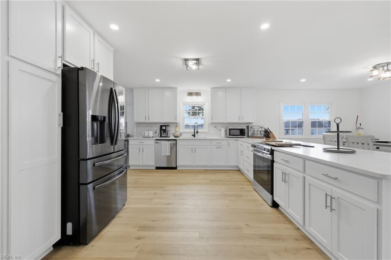Photo 7 of 24 residential for sale in Virginia Beach virginia