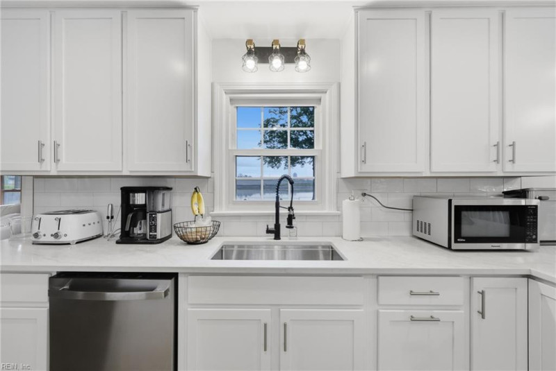 Photo 9 of 24 residential for sale in Virginia Beach virginia
