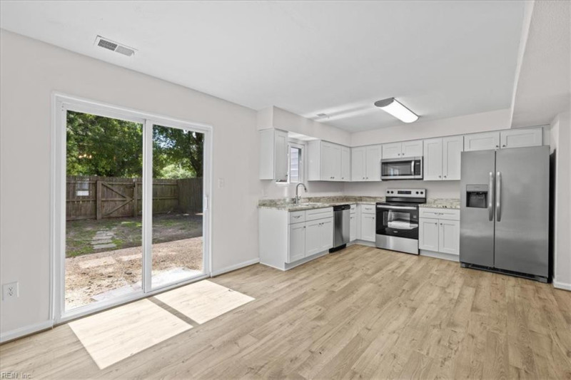 Photo 12 of 35 residential for sale in Virginia Beach virginia