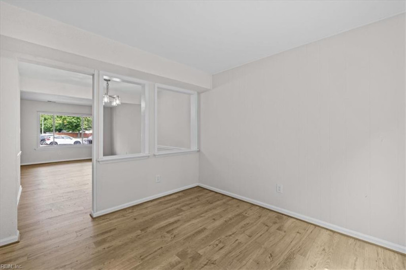 Photo 14 of 35 residential for sale in Virginia Beach virginia
