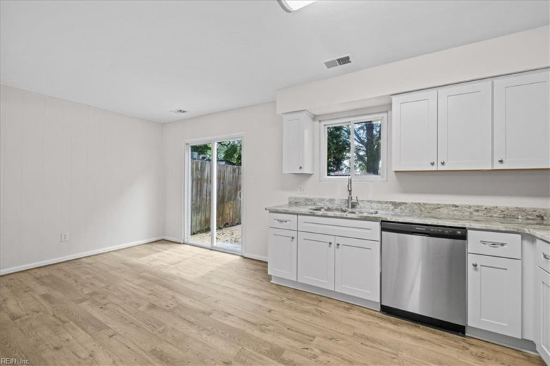 Photo 16 of 35 residential for sale in Virginia Beach virginia