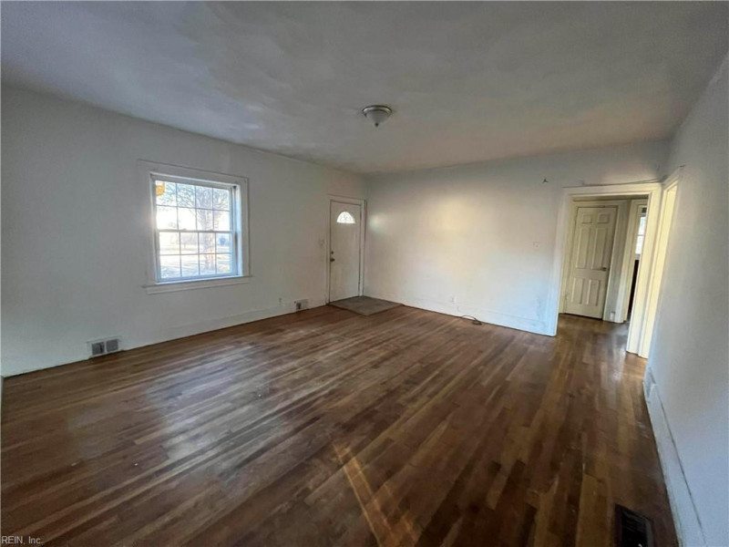 Photo 4 of 23 residential for sale in Portsmouth virginia Photo 4 of 23 residential for sale in Portsmouth virginia