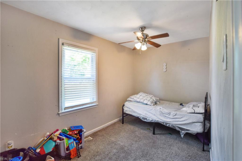 Photo 13 of 23 residential for sale in Portsmouth virginia