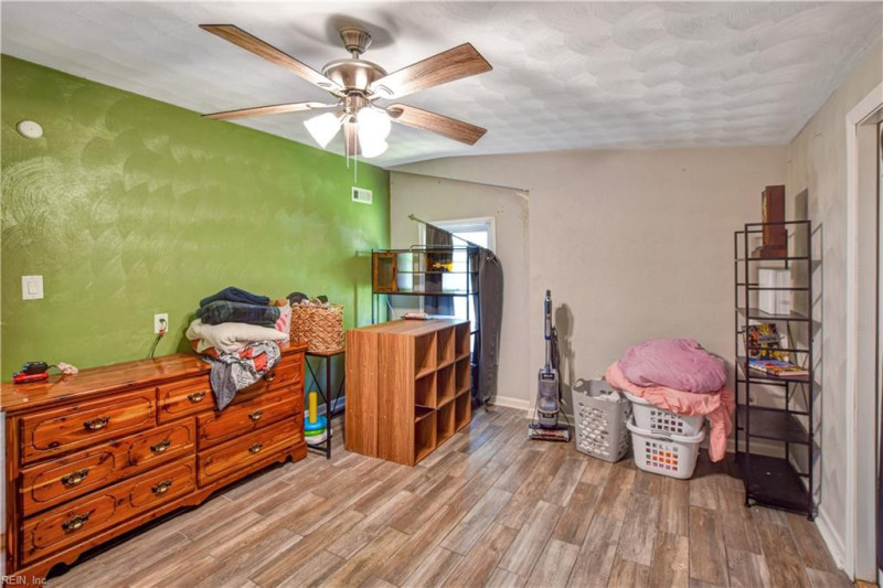 Photo 19 of 23 residential for sale in Portsmouth virginia