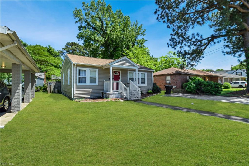 Photo 2 of 23 residential for sale in Portsmouth virginia