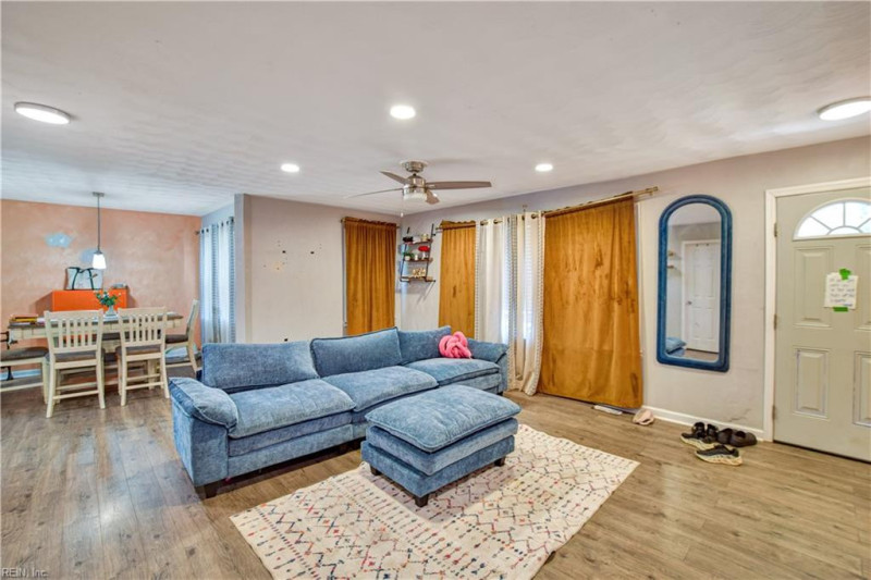 Photo 5 of 23 residential for sale in Portsmouth virginia