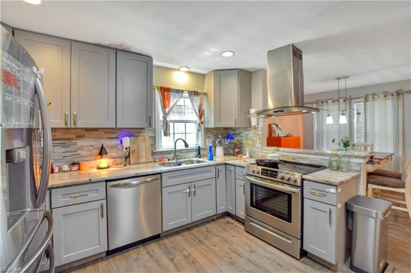 Photo 7 of 23 residential for sale in Portsmouth virginia