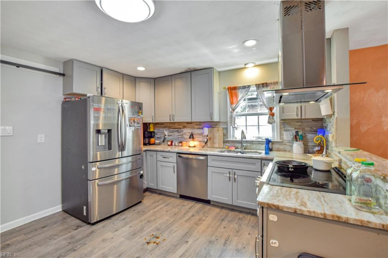 Photo 8 of 23 residential for sale in Portsmouth virginia