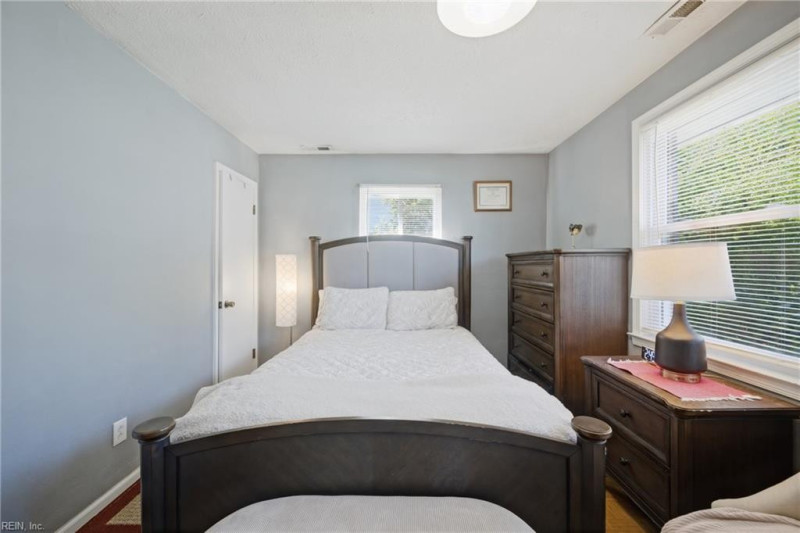 Photo 15 of 34 residential for sale in Virginia Beach virginia