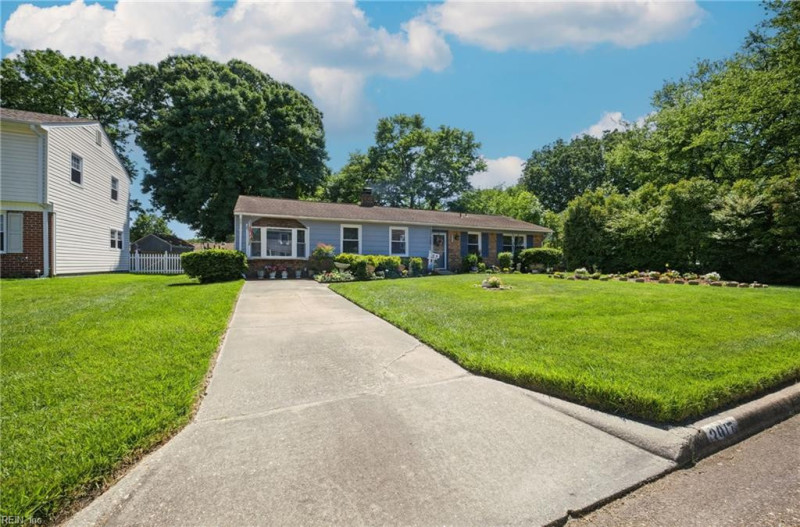Photo 2 of 34 residential for sale in Virginia Beach virginia