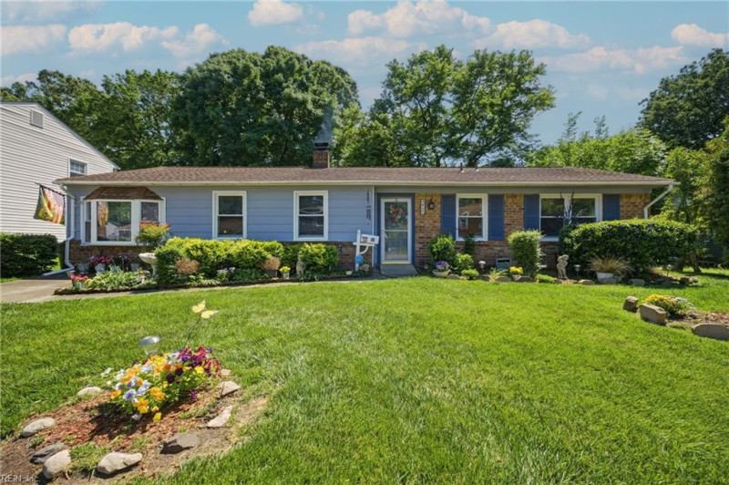 Photo 5 of 34 residential for sale in Virginia Beach virginia