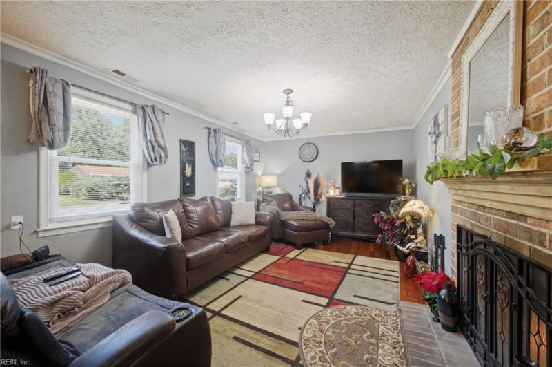 Photo 7 of 34 residential for sale in Virginia Beach virginia