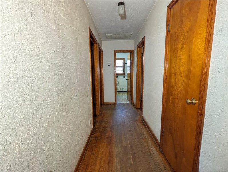 Photo 14 of 32 residential for sale in Chesapeake virginia Photo 14 of 32 residential for sale in Chesapeake virginia