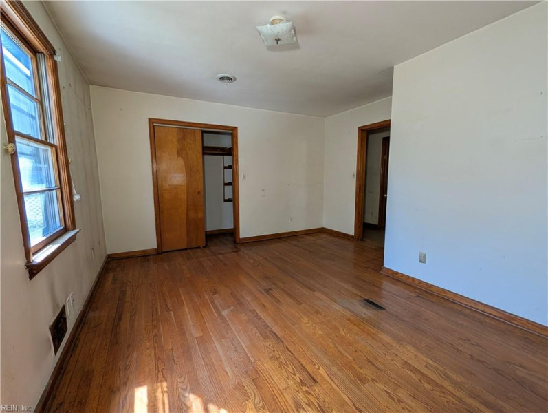 Photo 18 of 32 residential for sale in Chesapeake virginia Photo 18 of 32 residential for sale in Chesapeake virginia