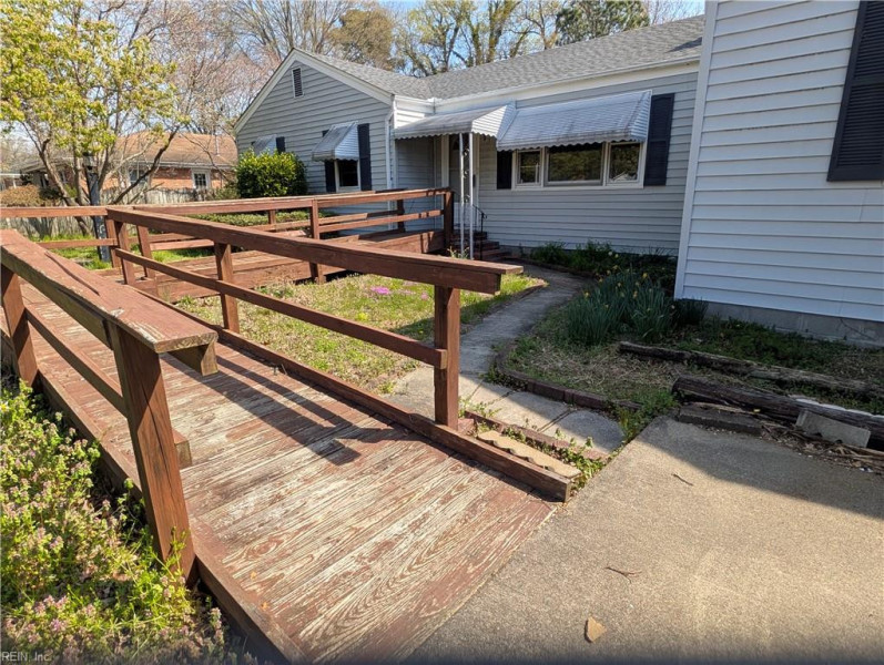 Photo 4 of 32 residential for sale in Chesapeake virginia Photo 4 of 32 residential for sale in Chesapeake virginia