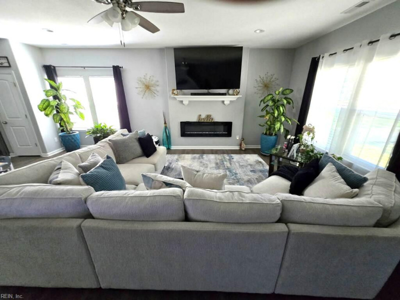 Photo 12 of 16 residential for sale in Suffolk virginia