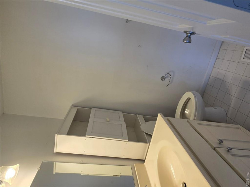 Photo 11 of 20 residential for sale in Hampton virginia