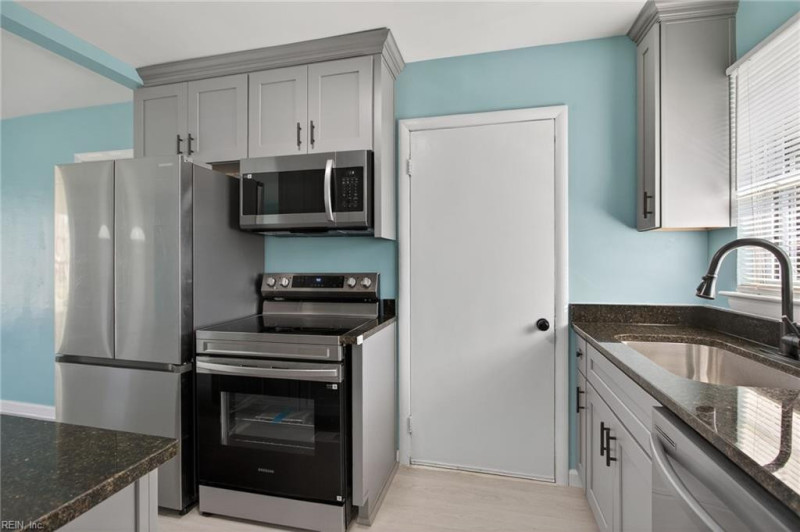Photo 10 of 30 residential for sale in Virginia Beach virginia