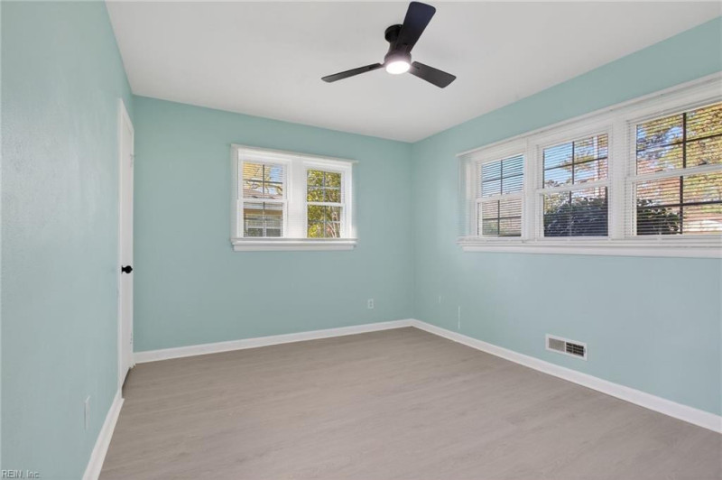 Photo 11 of 30 residential for sale in Virginia Beach virginia