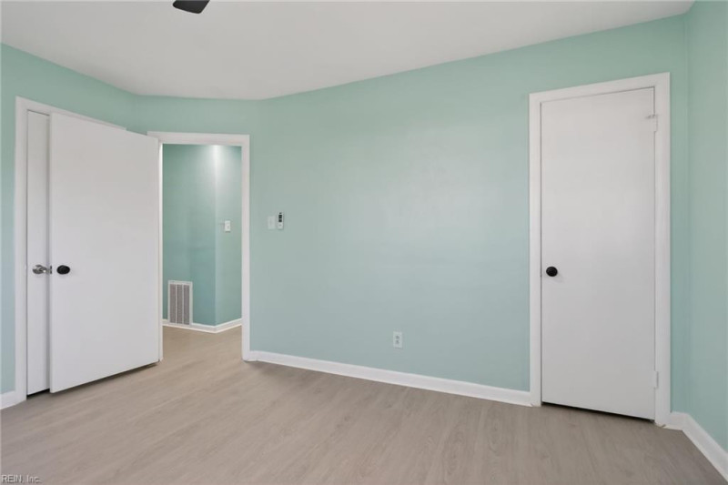 Photo 13 of 30 residential for sale in Virginia Beach virginia