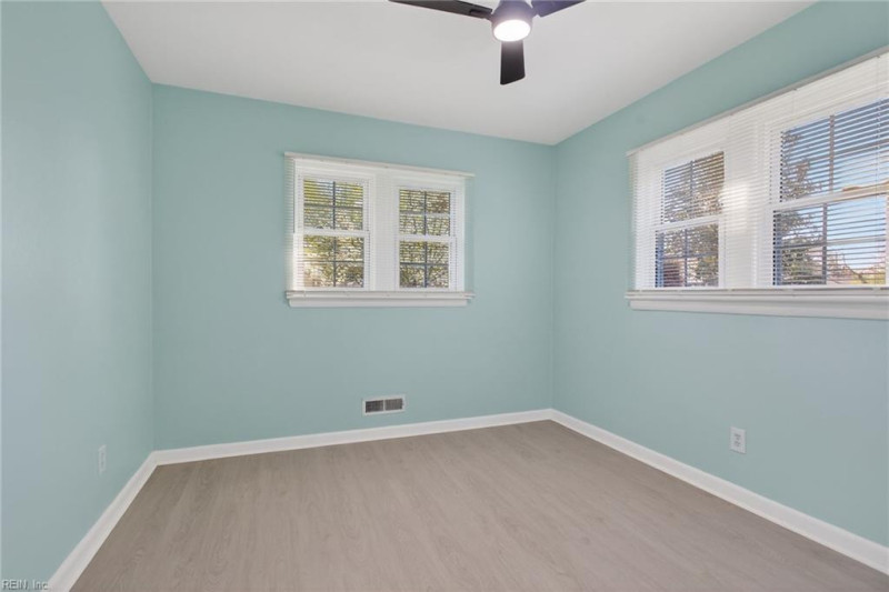 Photo 14 of 30 residential for sale in Virginia Beach virginia