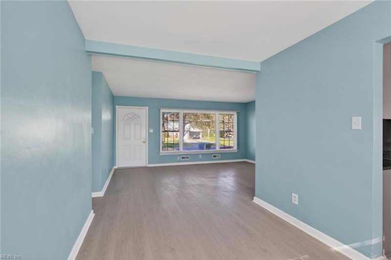 Photo 8 of 30 residential for sale in Virginia Beach virginia