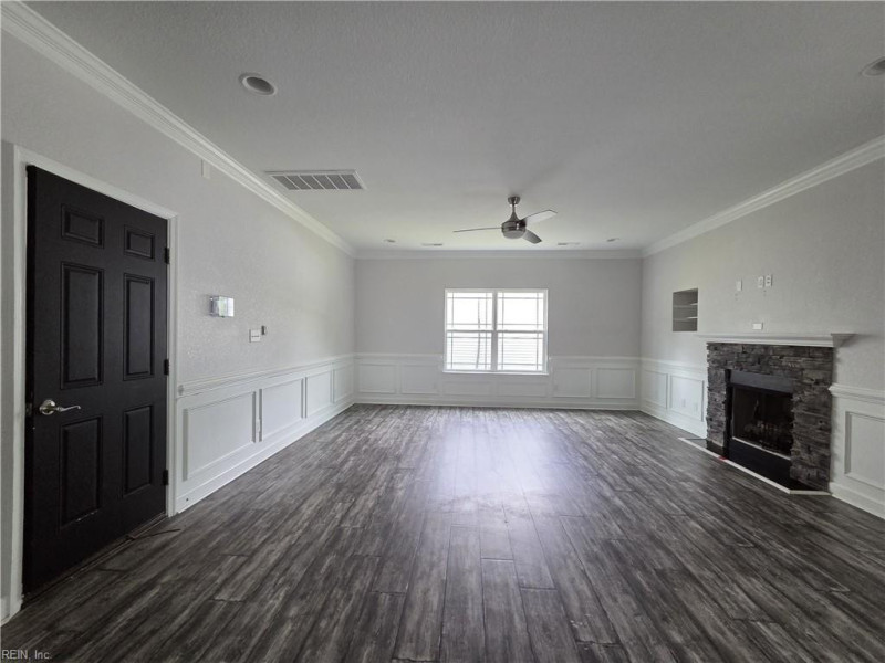 Photo 10 of 43 residential for sale in Hampton virginia