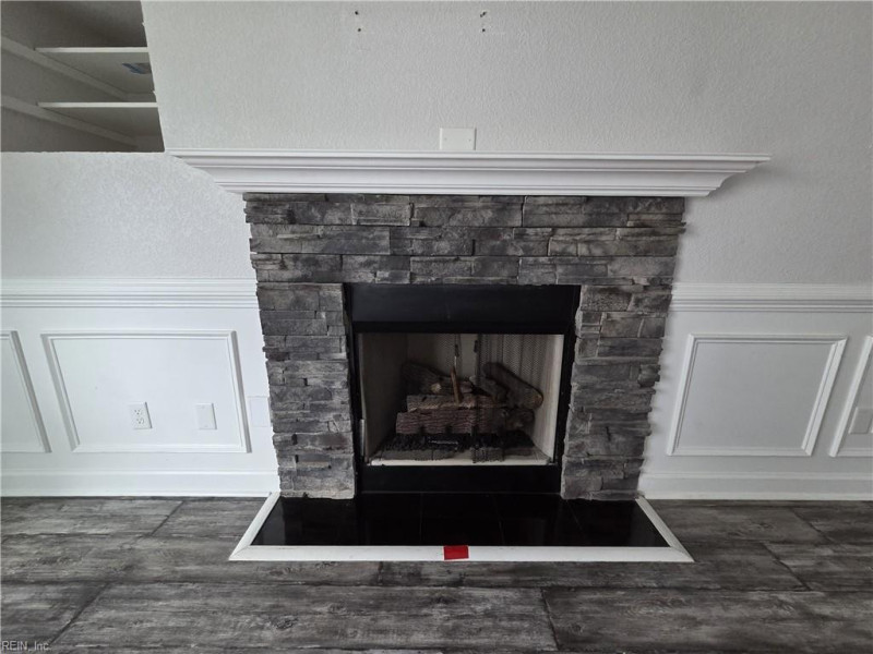 Photo 11 of 43 residential for sale in Hampton virginia