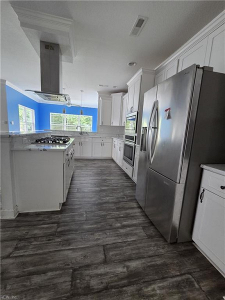 Photo 13 of 43 residential for sale in Hampton virginia