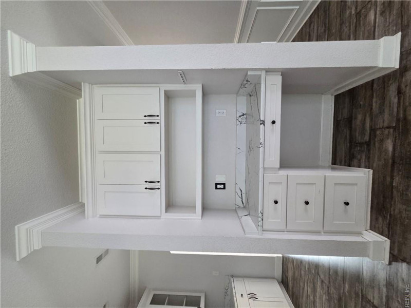 Photo 18 of 43 residential for sale in Hampton virginia