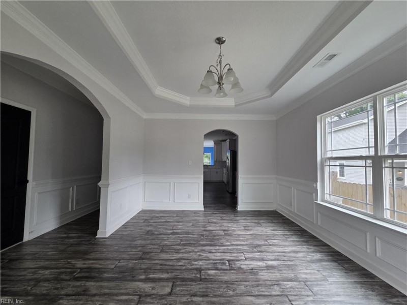 Photo 5 of 43 residential for sale in Hampton virginia