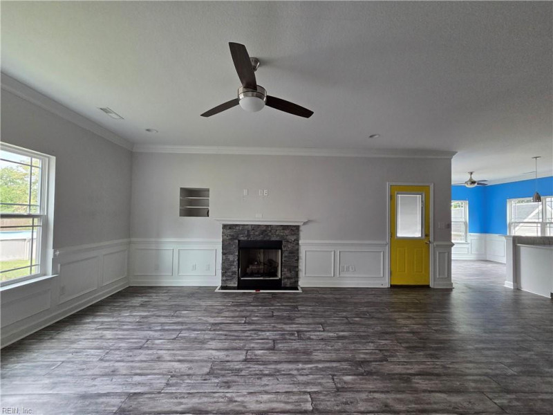 Photo 8 of 43 residential for sale in Hampton virginia