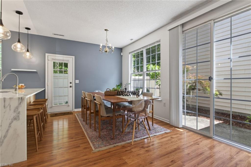 Photo 12 of 34 residential for sale in Virginia Beach virginia
