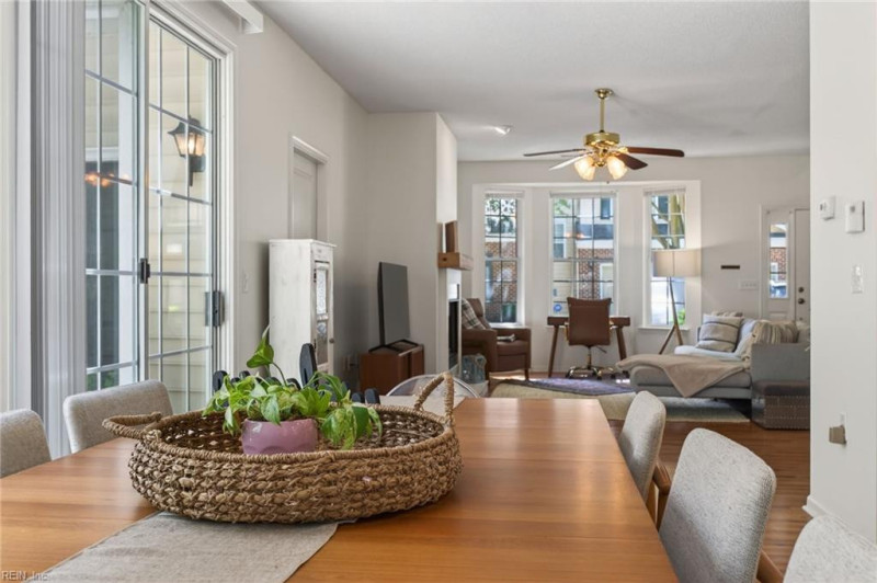Photo 13 of 34 residential for sale in Virginia Beach virginia