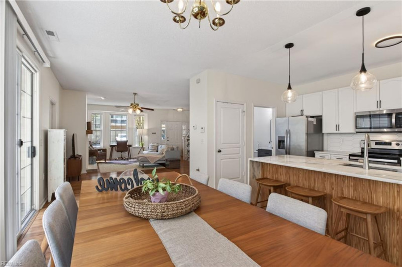 Photo 14 of 34 residential for sale in Virginia Beach virginia