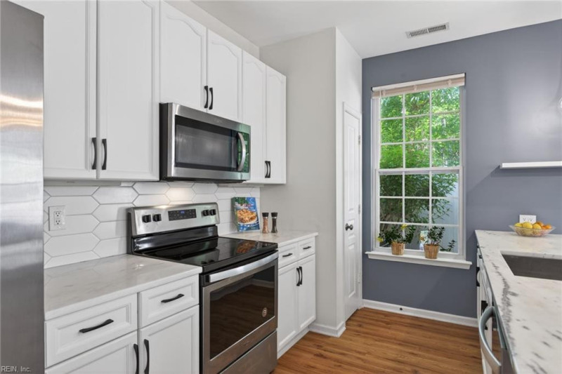 Photo 18 of 34 residential for sale in Virginia Beach virginia